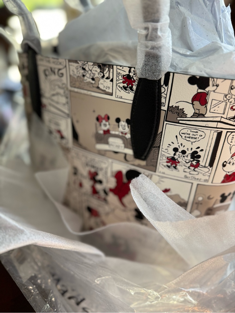 NWT comic-strip Mickey & Minnie tote in cream, black, red - Picture 2 of 6